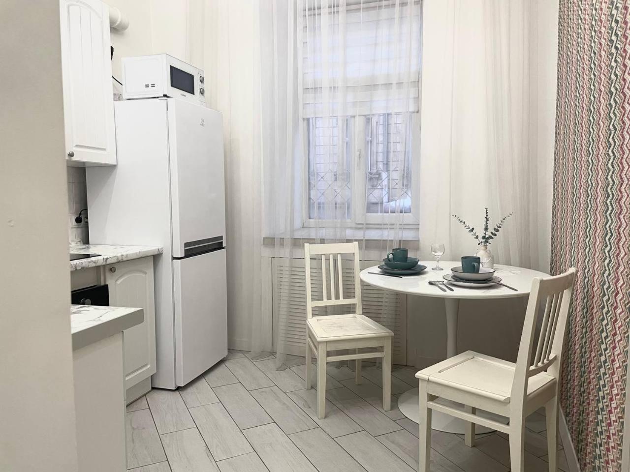 Куліша 15, Апартаменти В Центрі,Тц Форум,Оперний Lviv Bagian luar foto